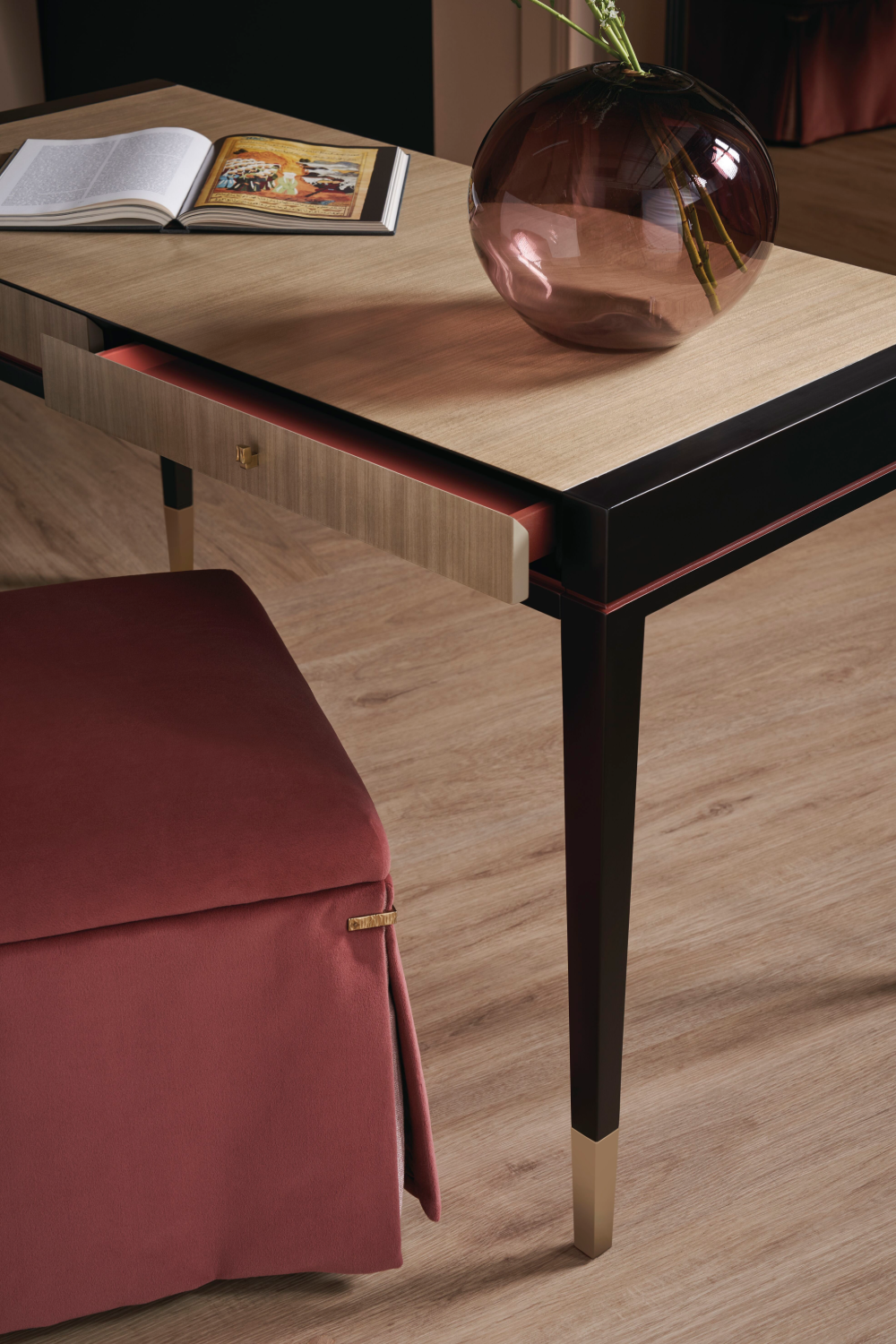 Camelback Accent Chair | Oroa.com
