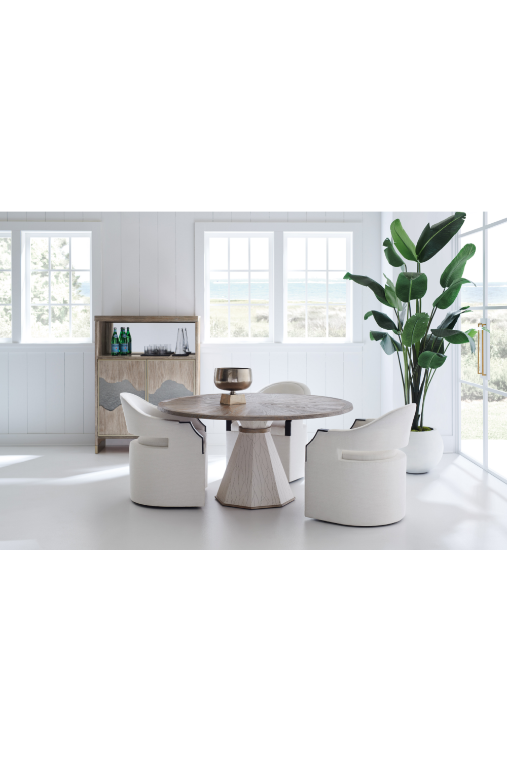 White Modern Accent Chair | Oroa.com