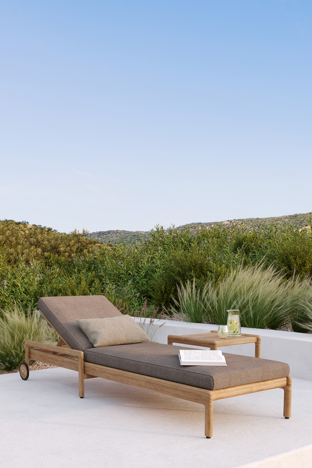 Adjustable Outdoor Lounger Cushion | Oroa.com