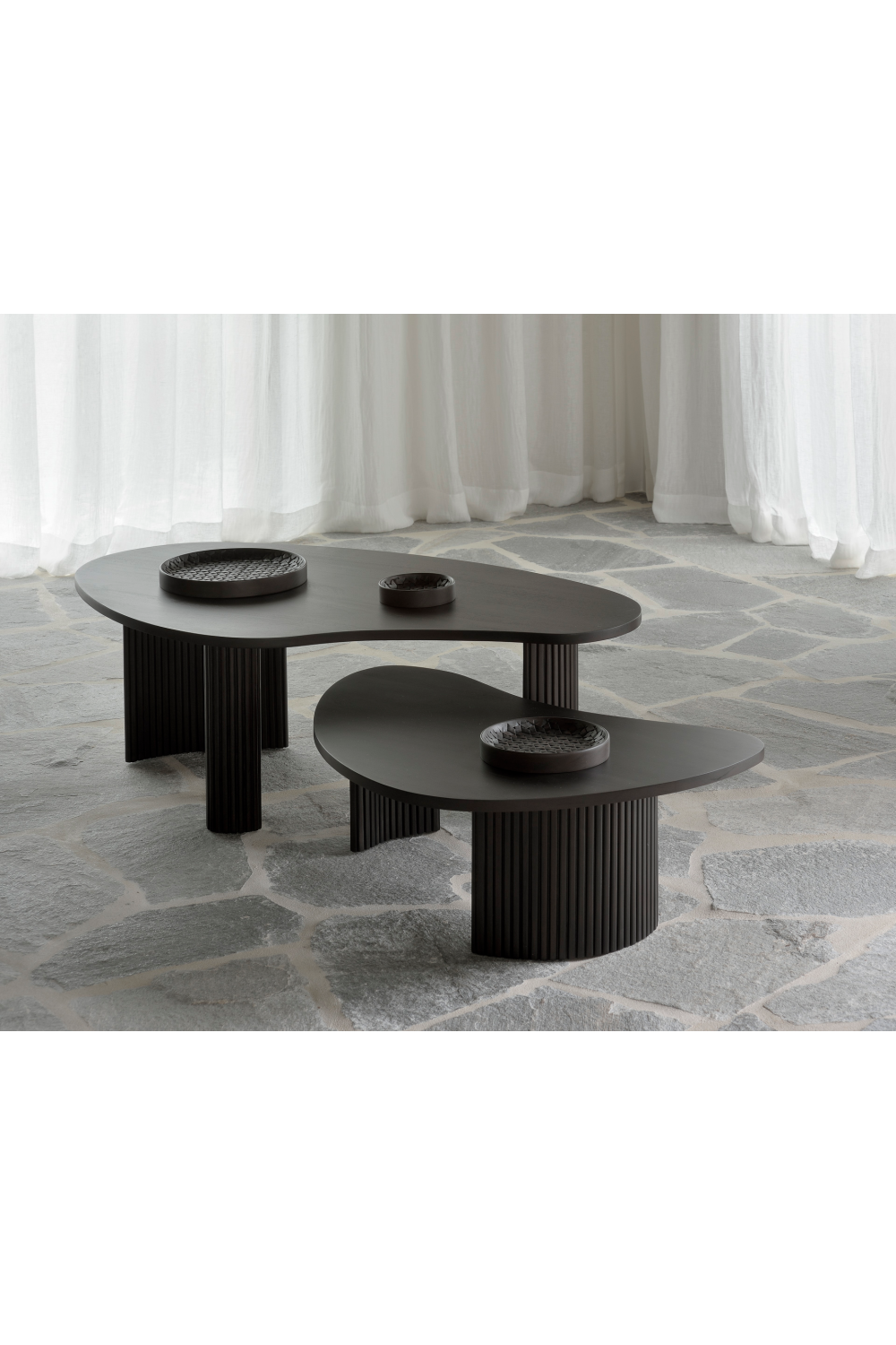 Varnished Mahogany Coffee Table | Oroa.com