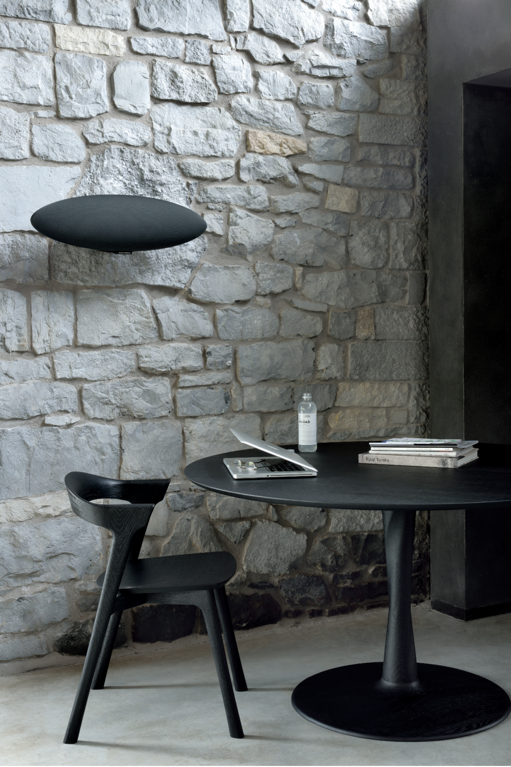 Pedestal Dining Table | Oroa.com