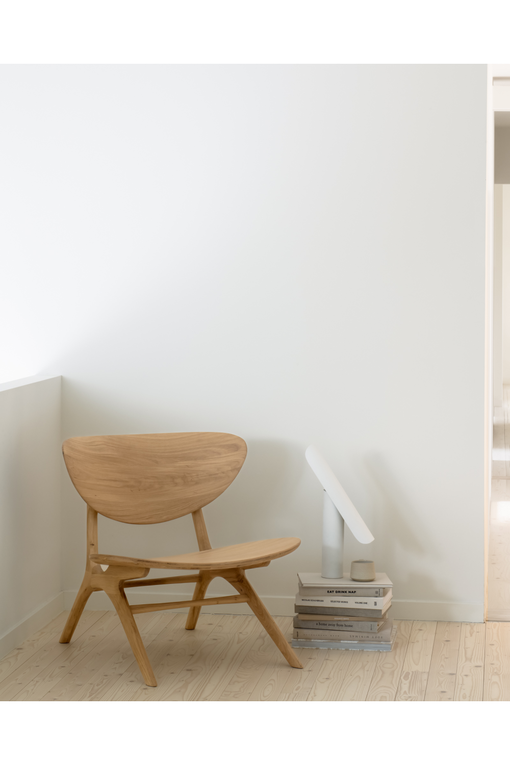 Oak Curved Lounge Chair | Oroa.com