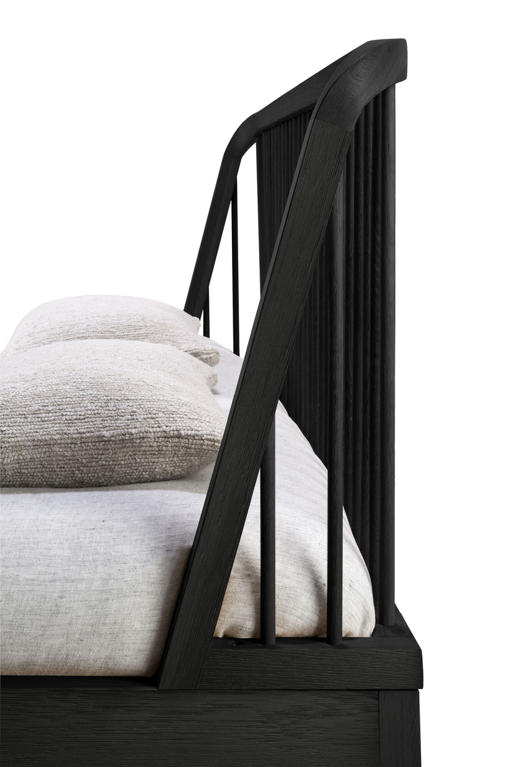 Black Solid Oak Bed | Oroa.com