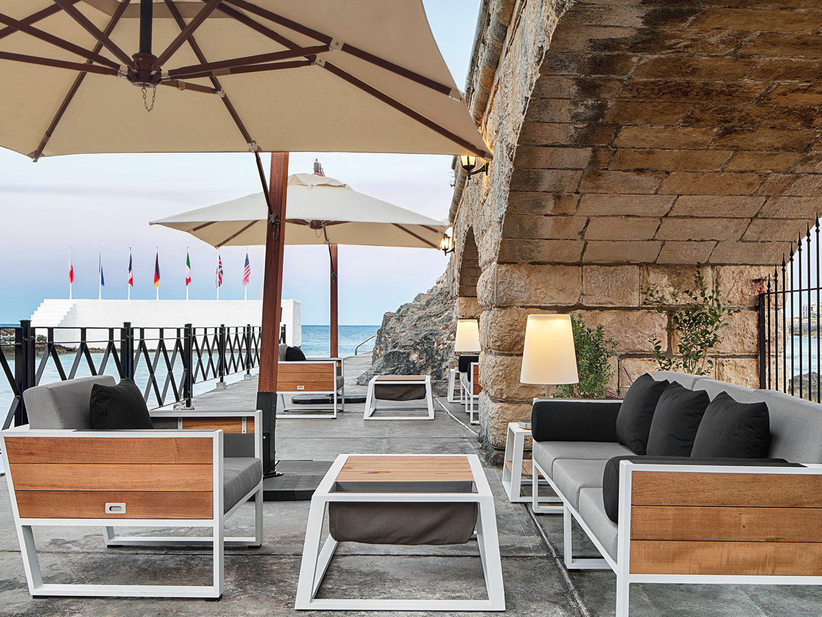   Intimate Outdoors | Oroa.com