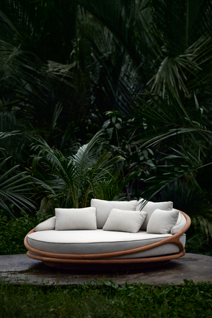   Round Teak Outdoor Daybed | Oroa.com
