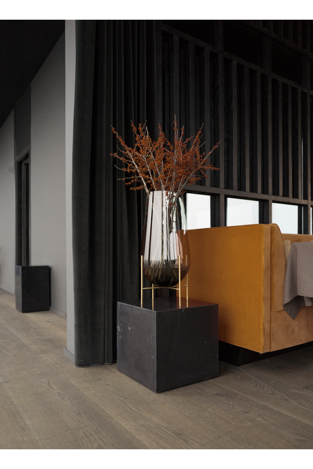   Stone Cubic Column | Oroa.com