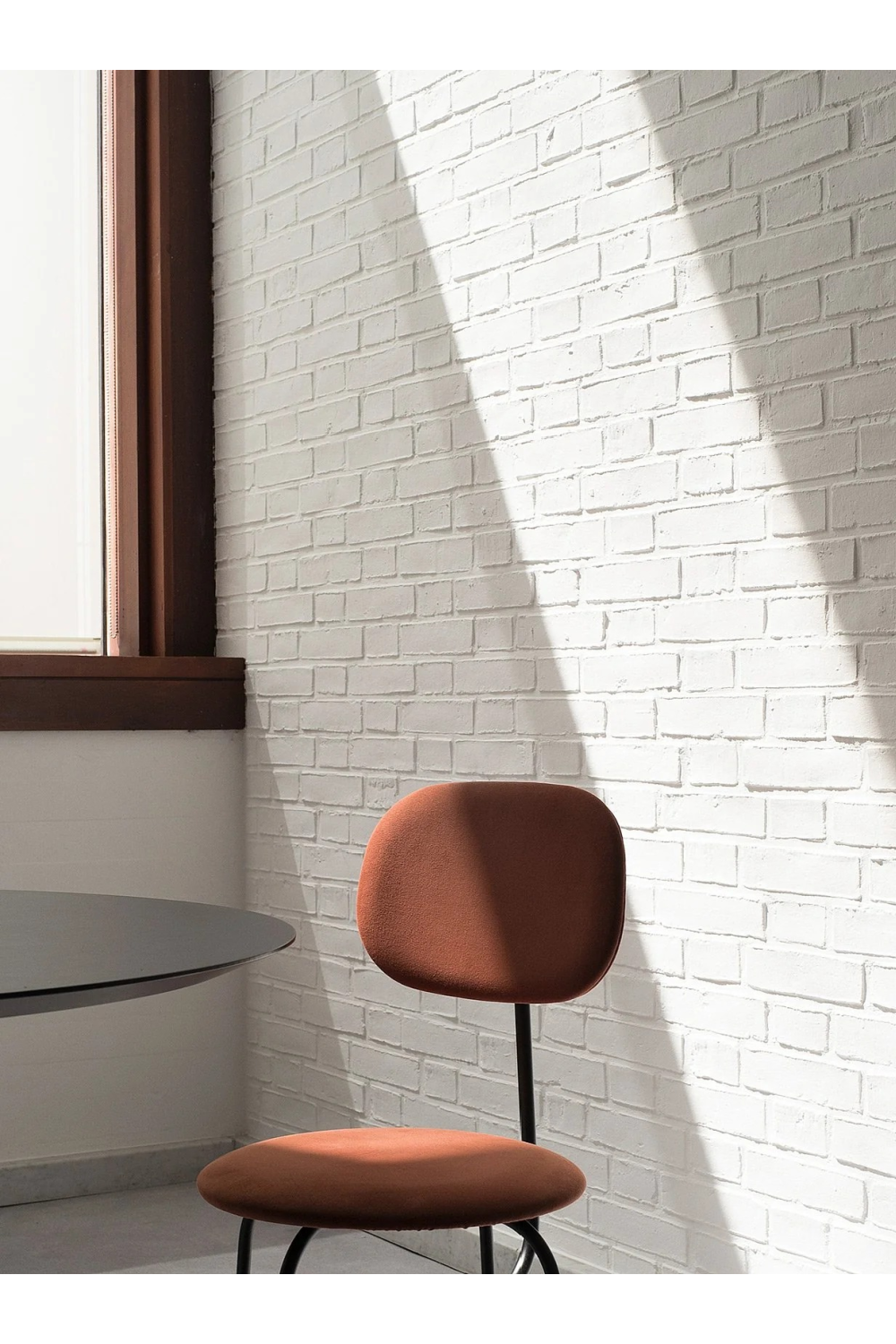   Minimalist Upholstered Dining Chair | Oroa.com