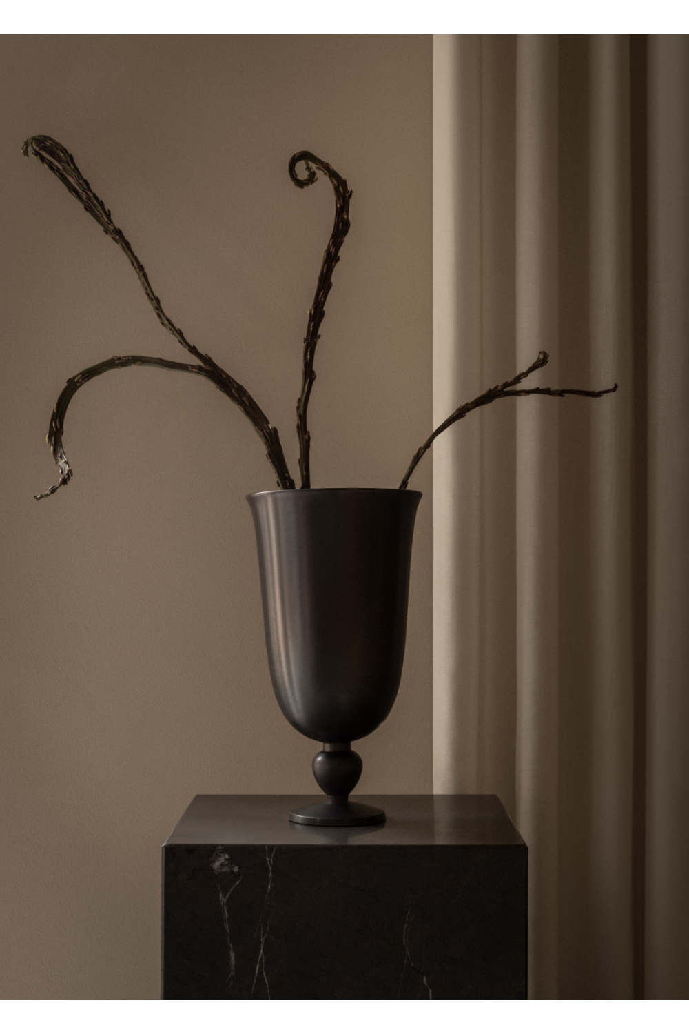   Brown Bronzed Vase | Oroa.com
