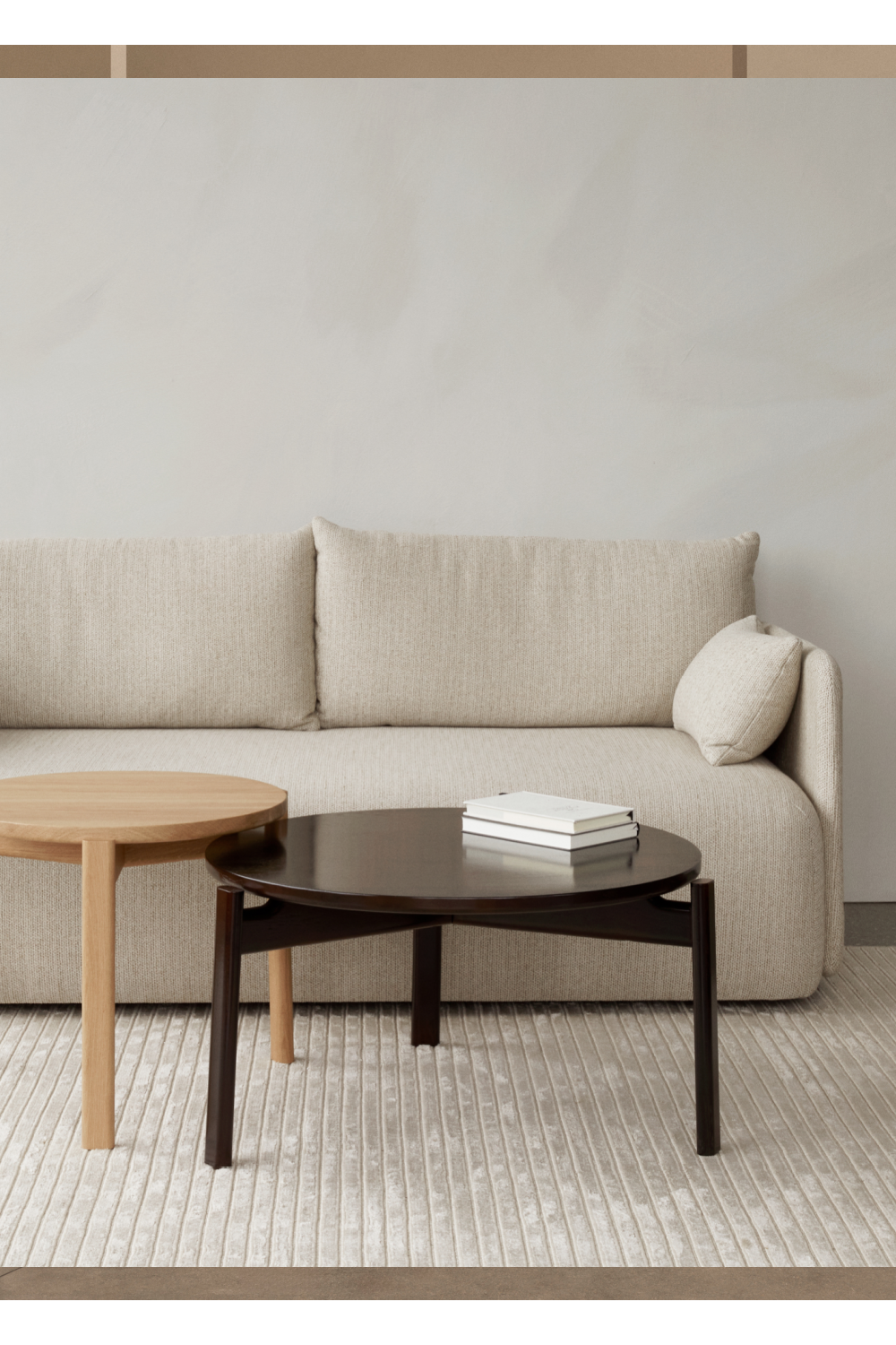   Round Wooden Lounge Table | Oroa.com
