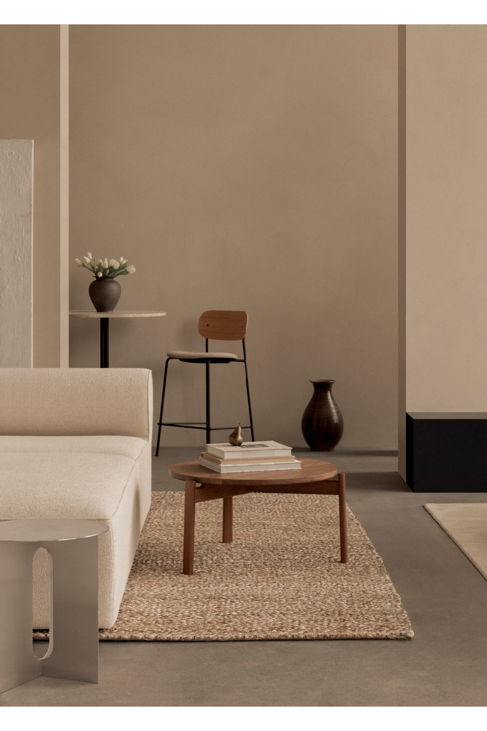   Round Wooden Lounge Table | Oroa.com