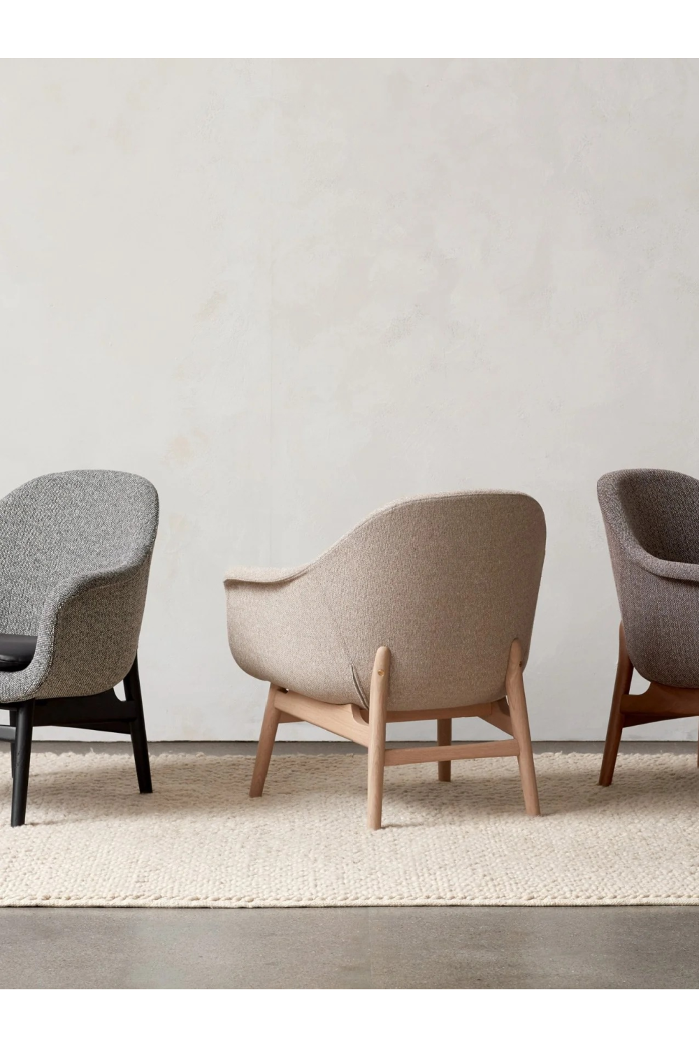   Minimalist Shell Lounge Chair | Oroa.com