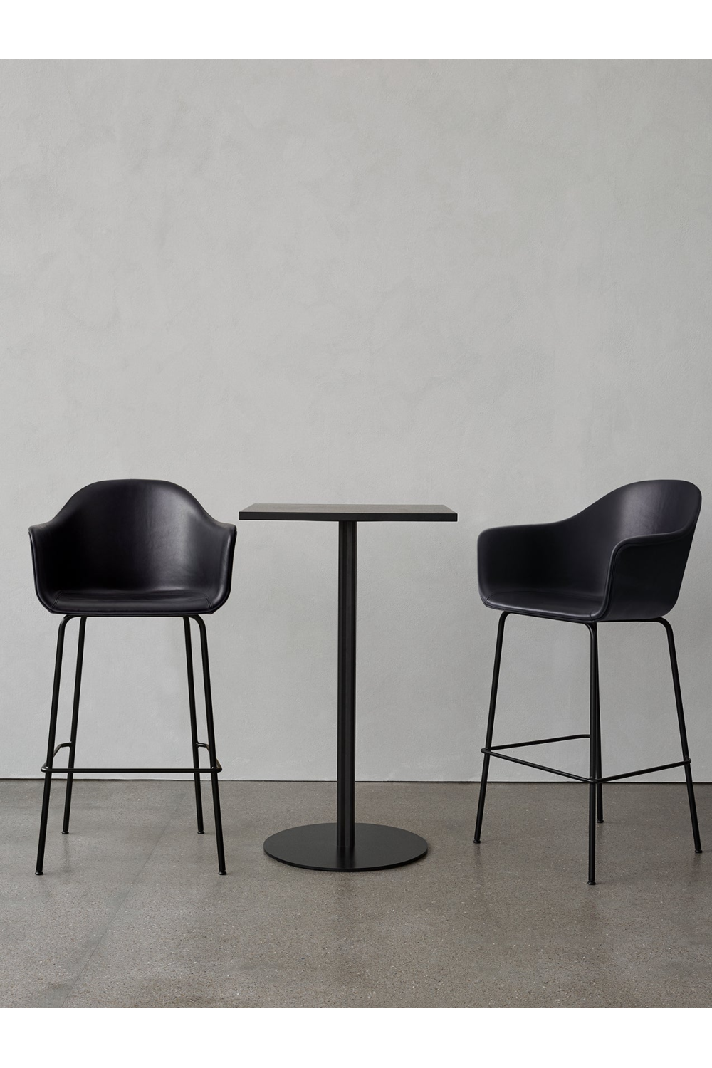   Round Base Column Bar Table | Oroa.com