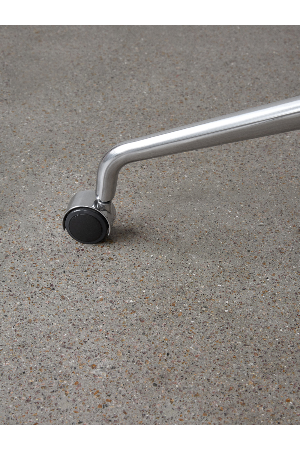   Chrome Casters Dining Chair | Oroa.com