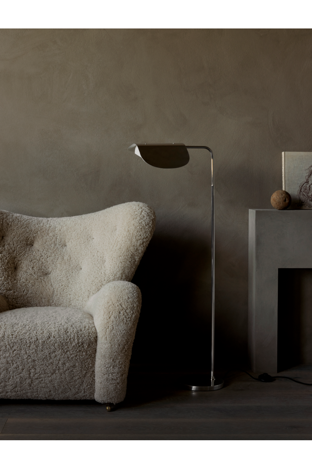   Modern Wingback Lounge Chair | Oroa.com