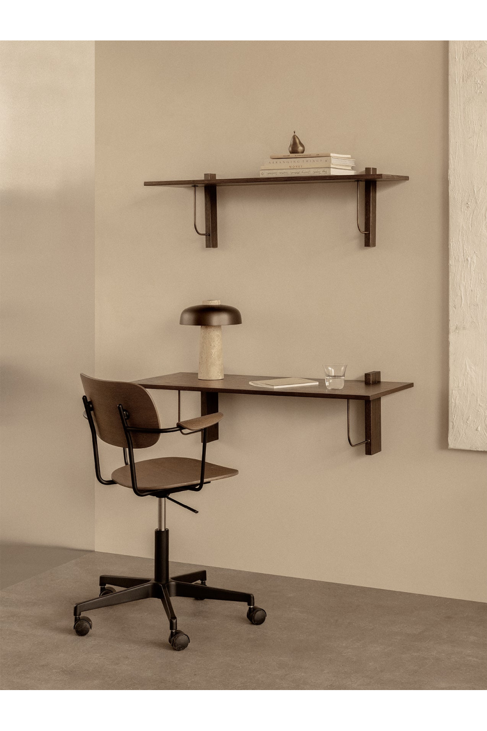   Aluminum Base Oak Swivel Chair | Oroa.com