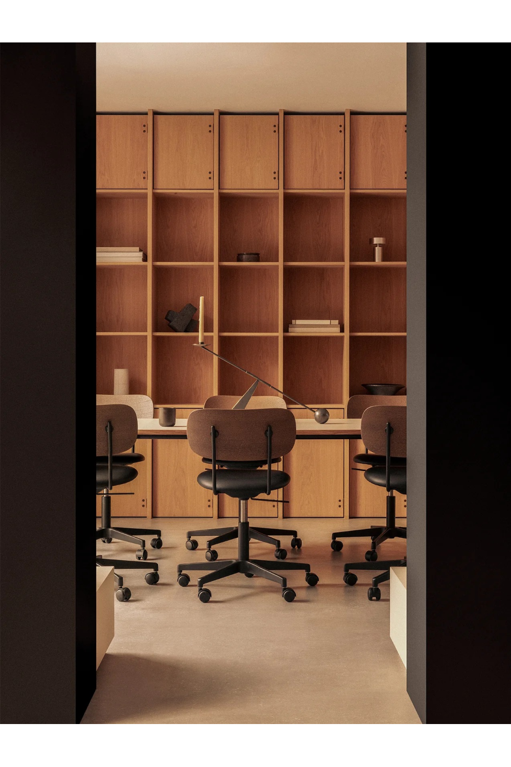   Wooden-Back Swivel Office Chair | Oroa.com