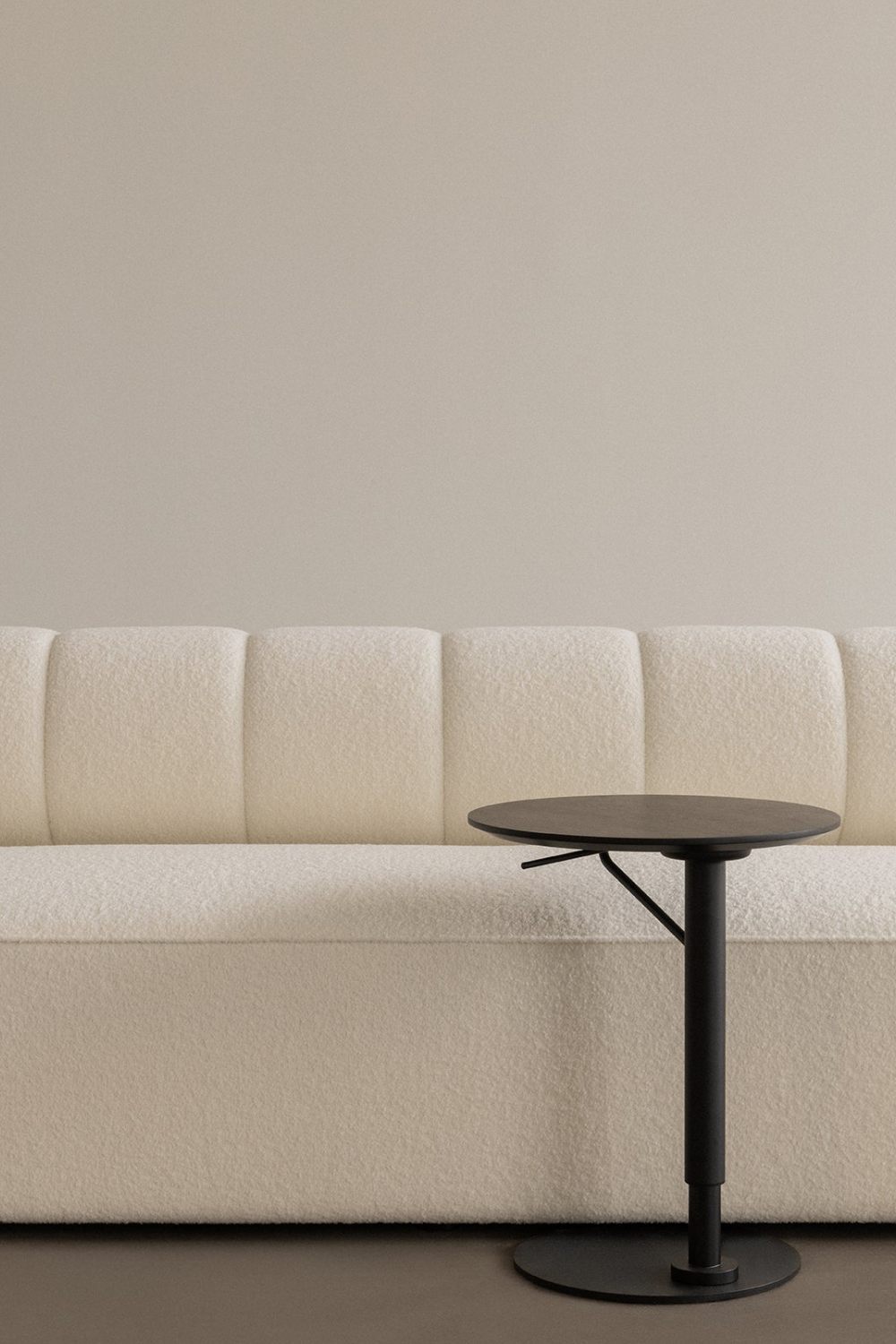   Adjustable Round Side Table | Oroa.com