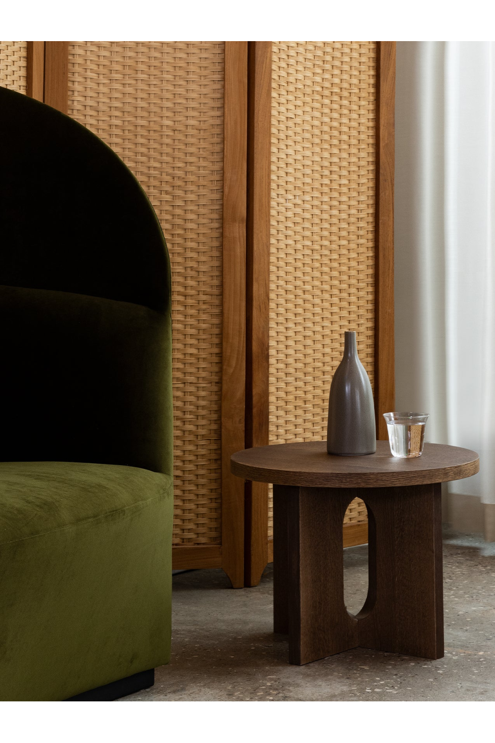   Intersecting Base Side Table | Oroa.com
