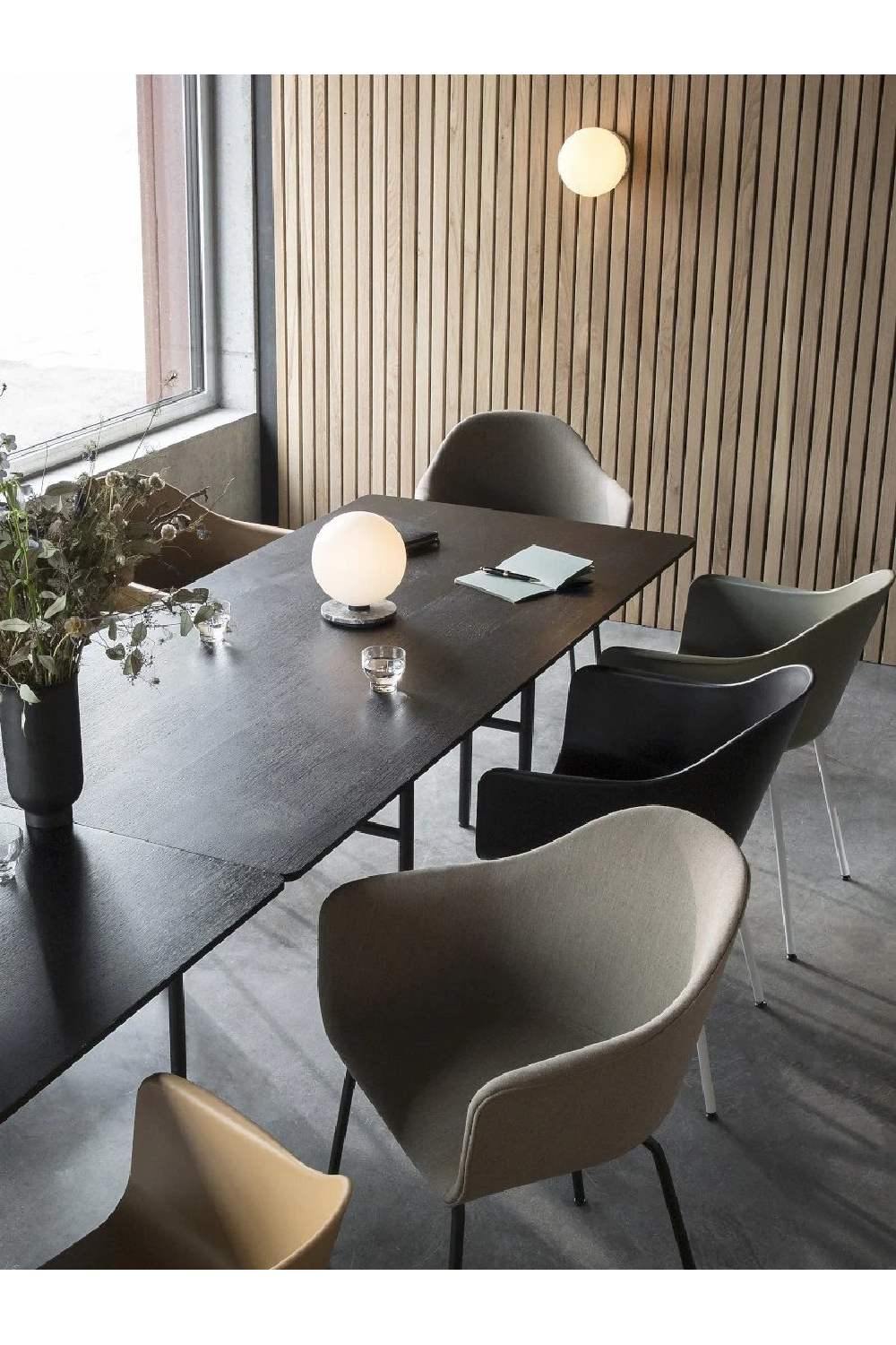   Rectangular Minimalist Dining Table | Oroa.com