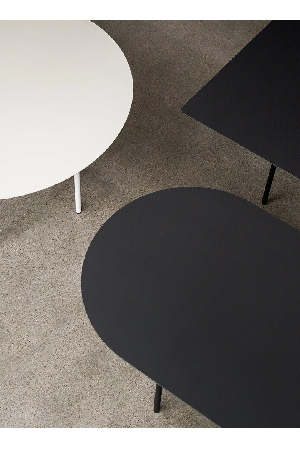   Oval Minimalist Dining Table | Oroa.com