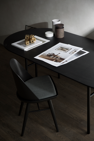   Round Minimalist Dining Table | Oroa.com