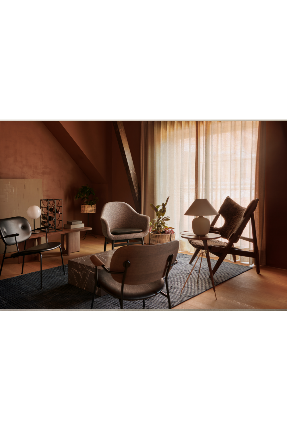   Upholstered Oak Lounge Chair | Oroa.com
