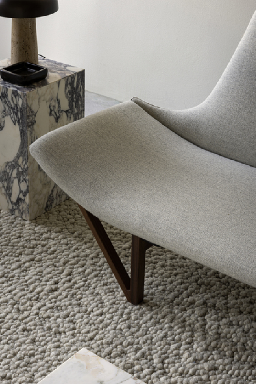   Wooden V-Leg Sofa | Oroa.com