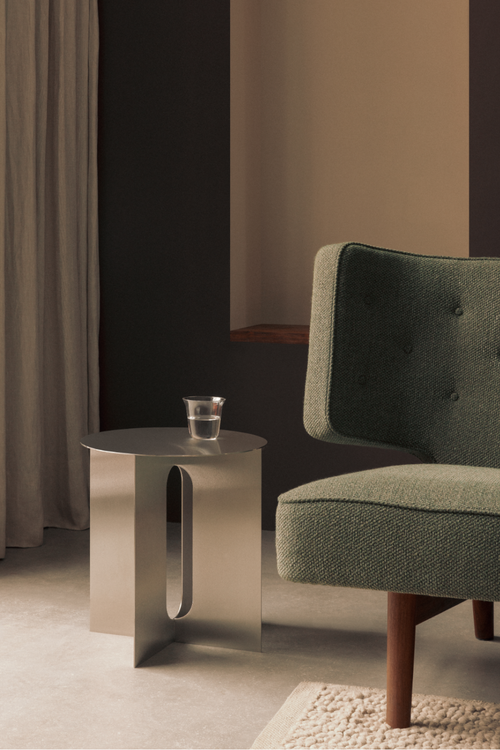   Button-Tufted 2-Seater Sofa | Oroa.com