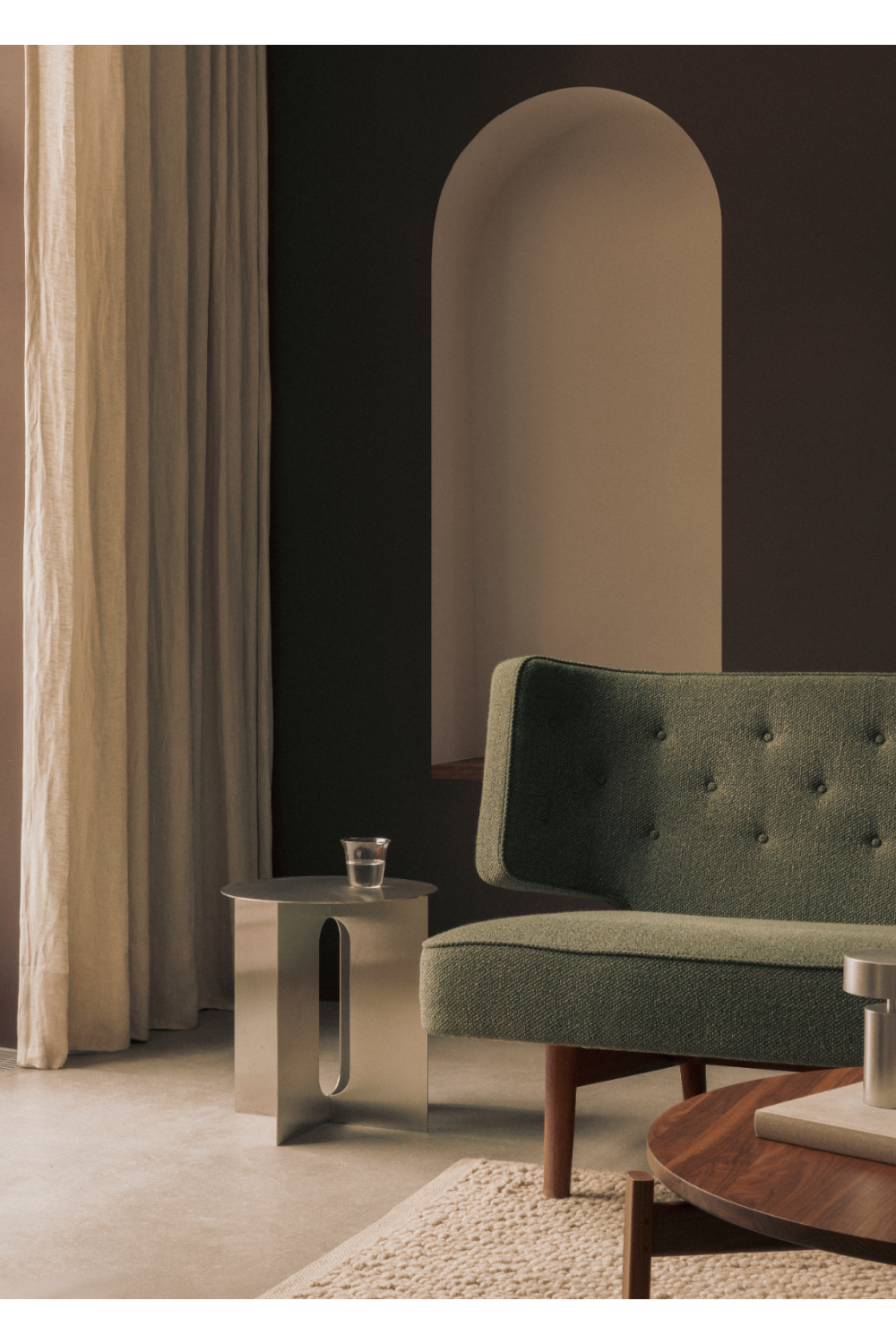   Button-Tufted 2-Seater Sofa | Oroa.com