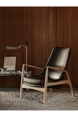   High-Back Upholstered Lounge Chair | Oroa.com