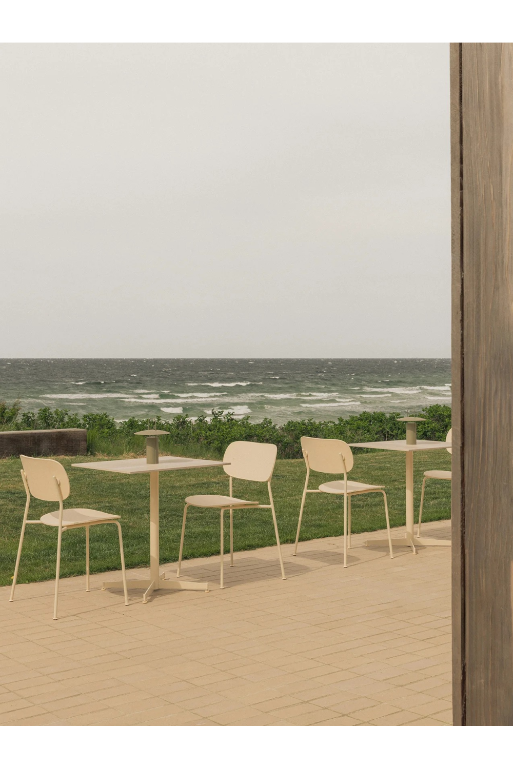   4-Star Base Rectangular Dining Table | Oroa.com