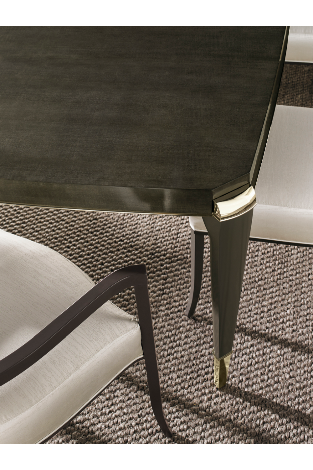   Extendable Wood Dining Table | Oroa.com