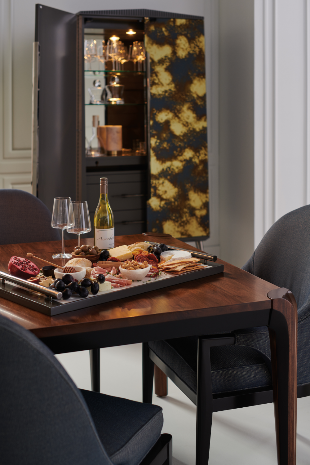   Extendable Dining Table | Oroa.com