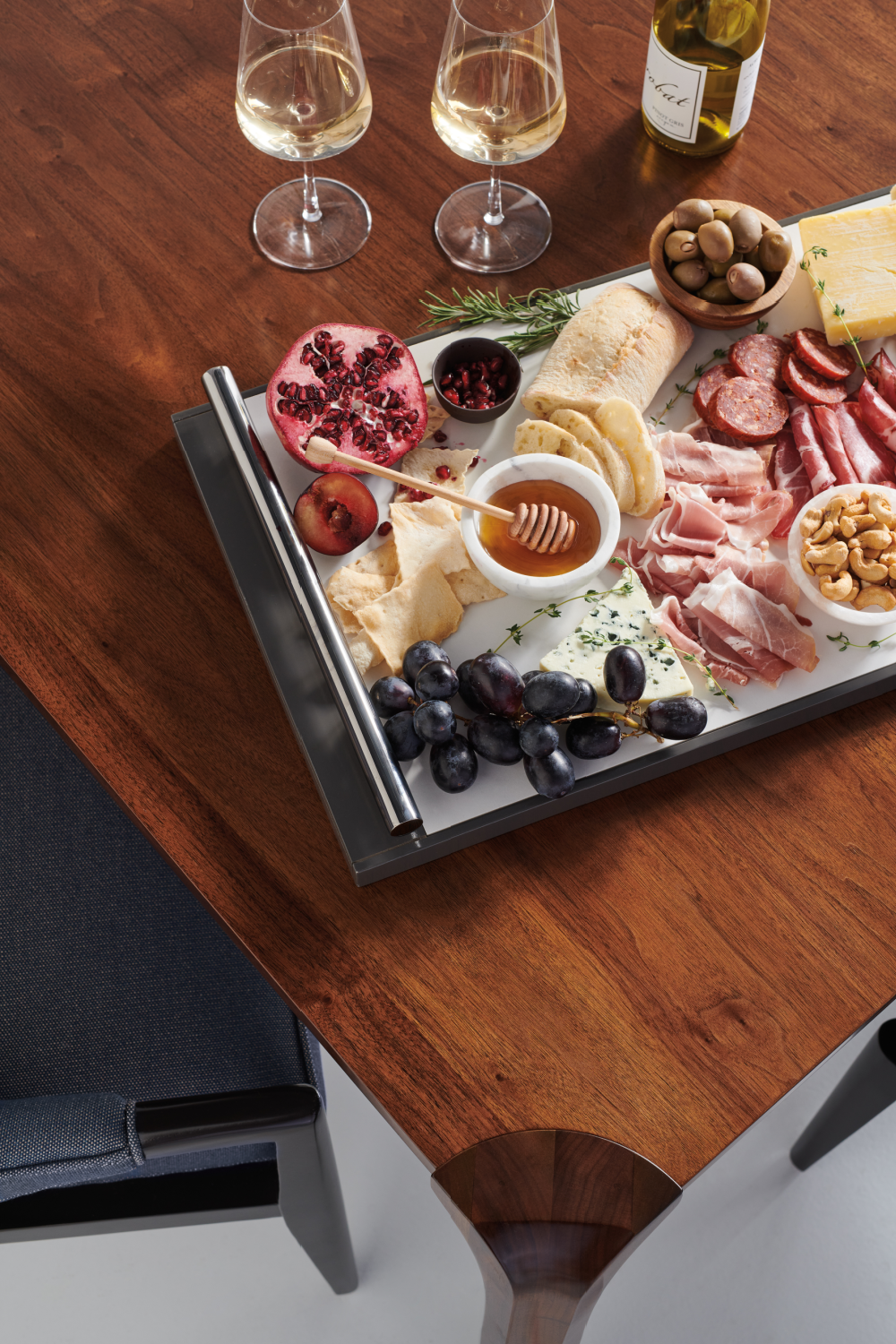   Extendable Dining Table | Oroa.com