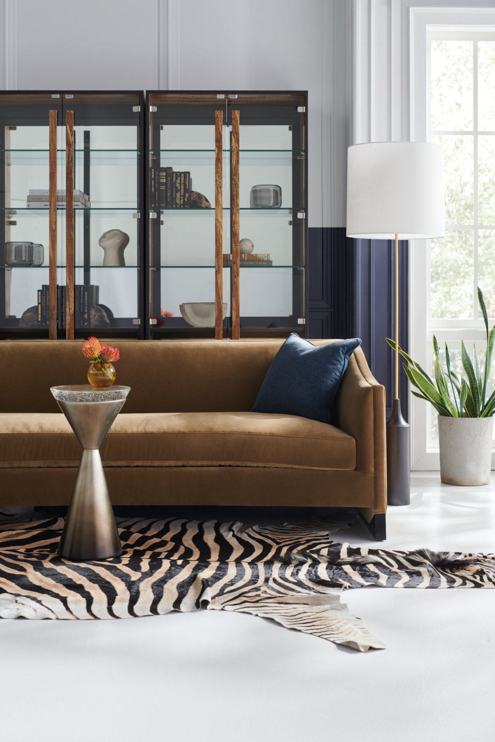   Hourglass Side Table | Oroa.com