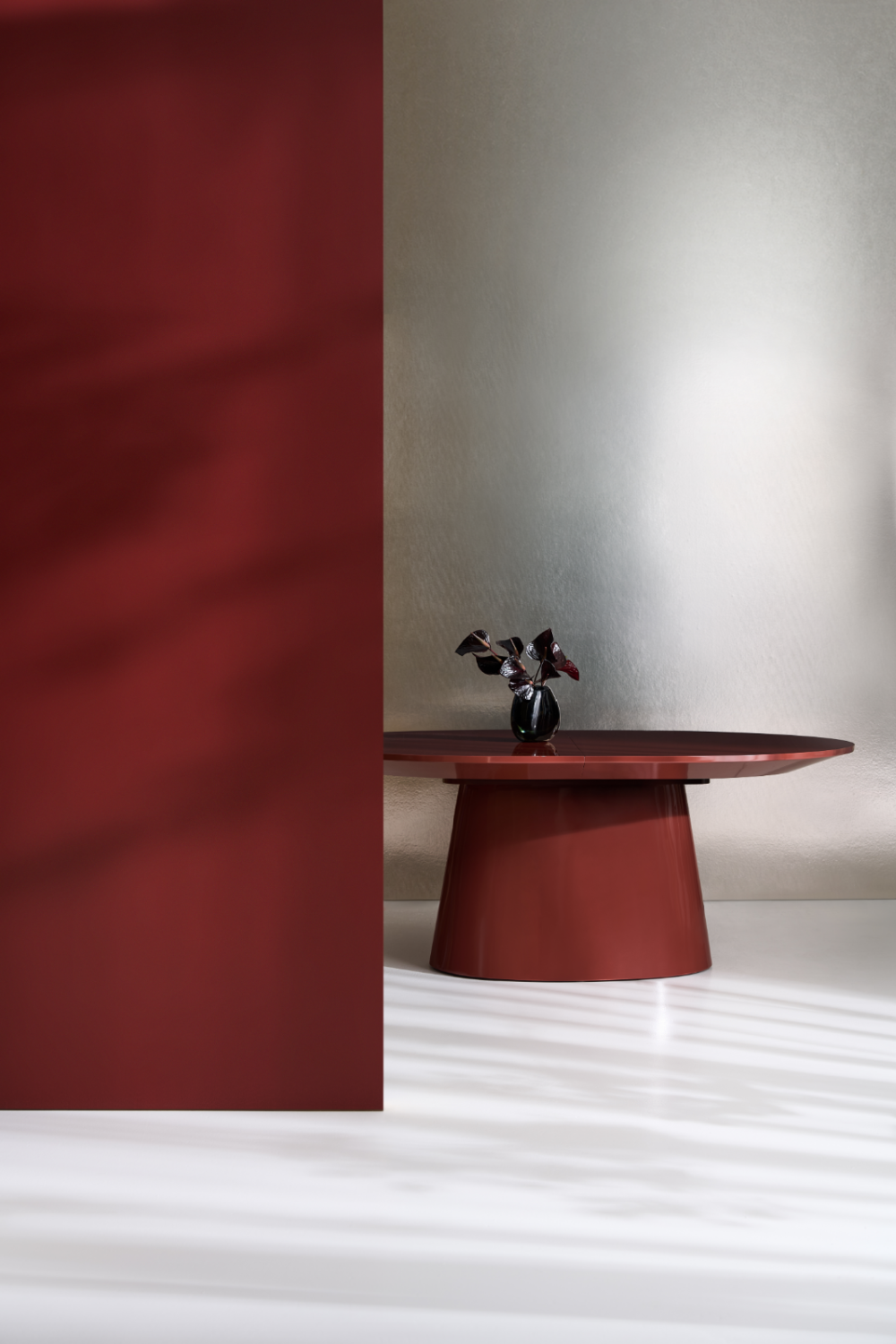   Conical Base Extendable Dining Table | Oroa.com