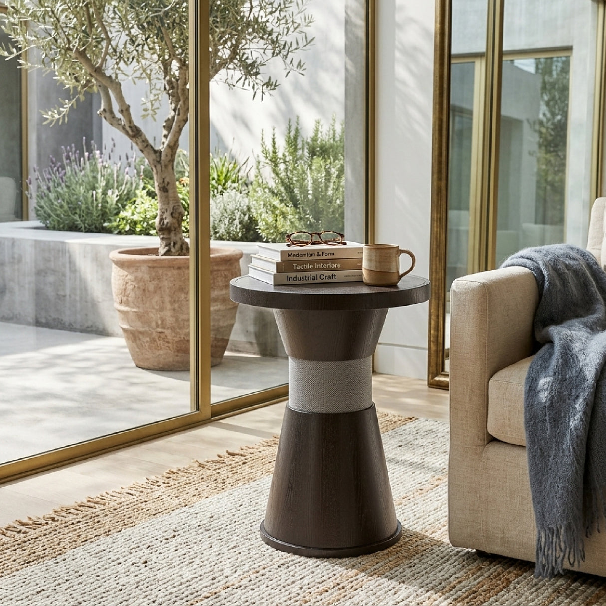   Dark Brown Ash Side Table | Oroa.com