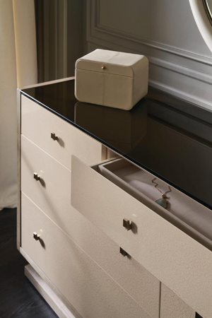   White 7-Drawer Dresser | Oroa.com