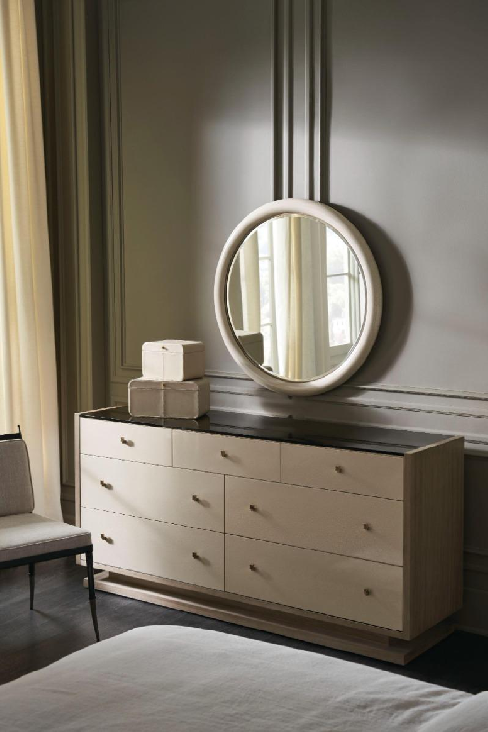   White 7-Drawer Dresser | Oroa.com