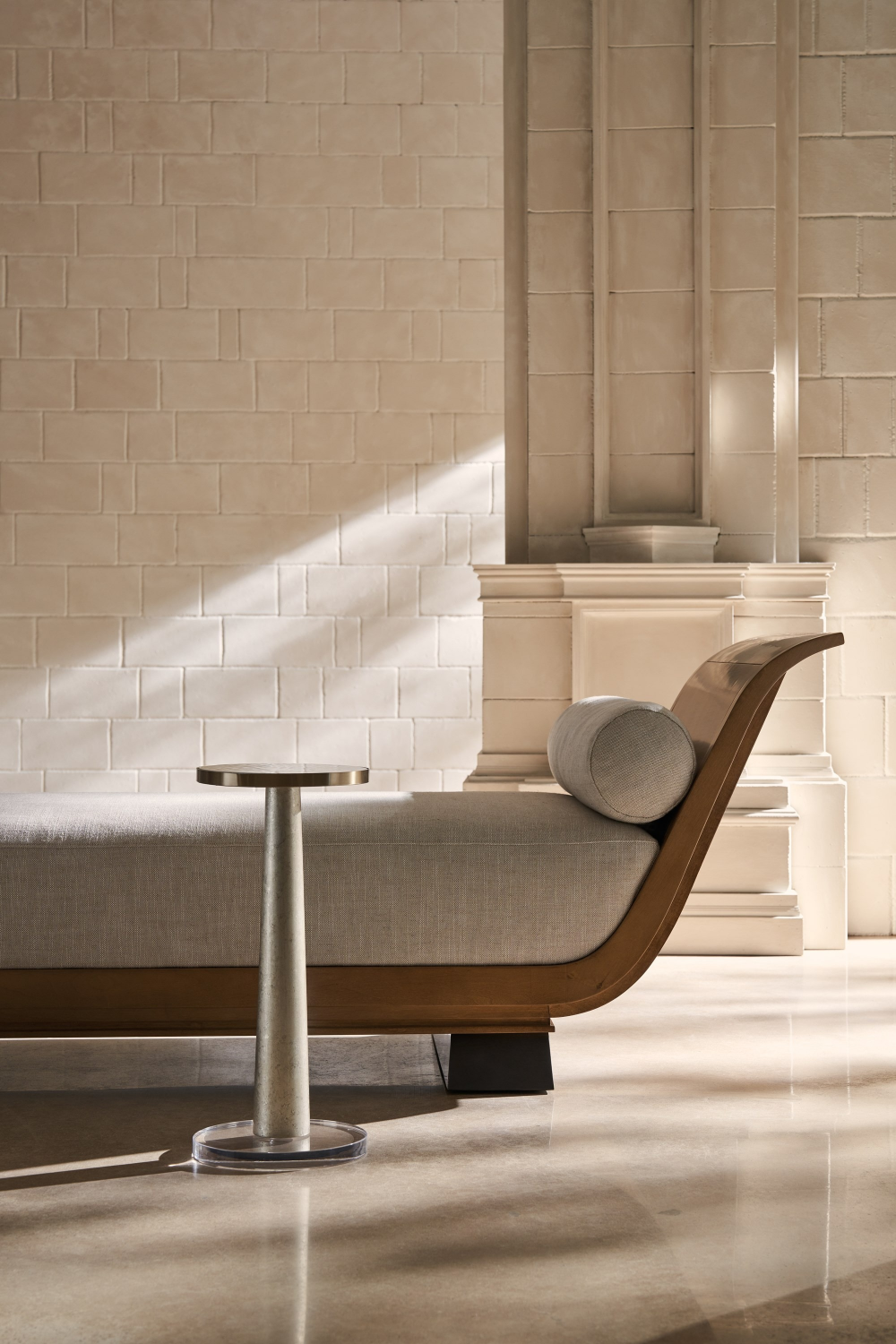   Wavy Glass Pedestal Side Table | Oroa.com