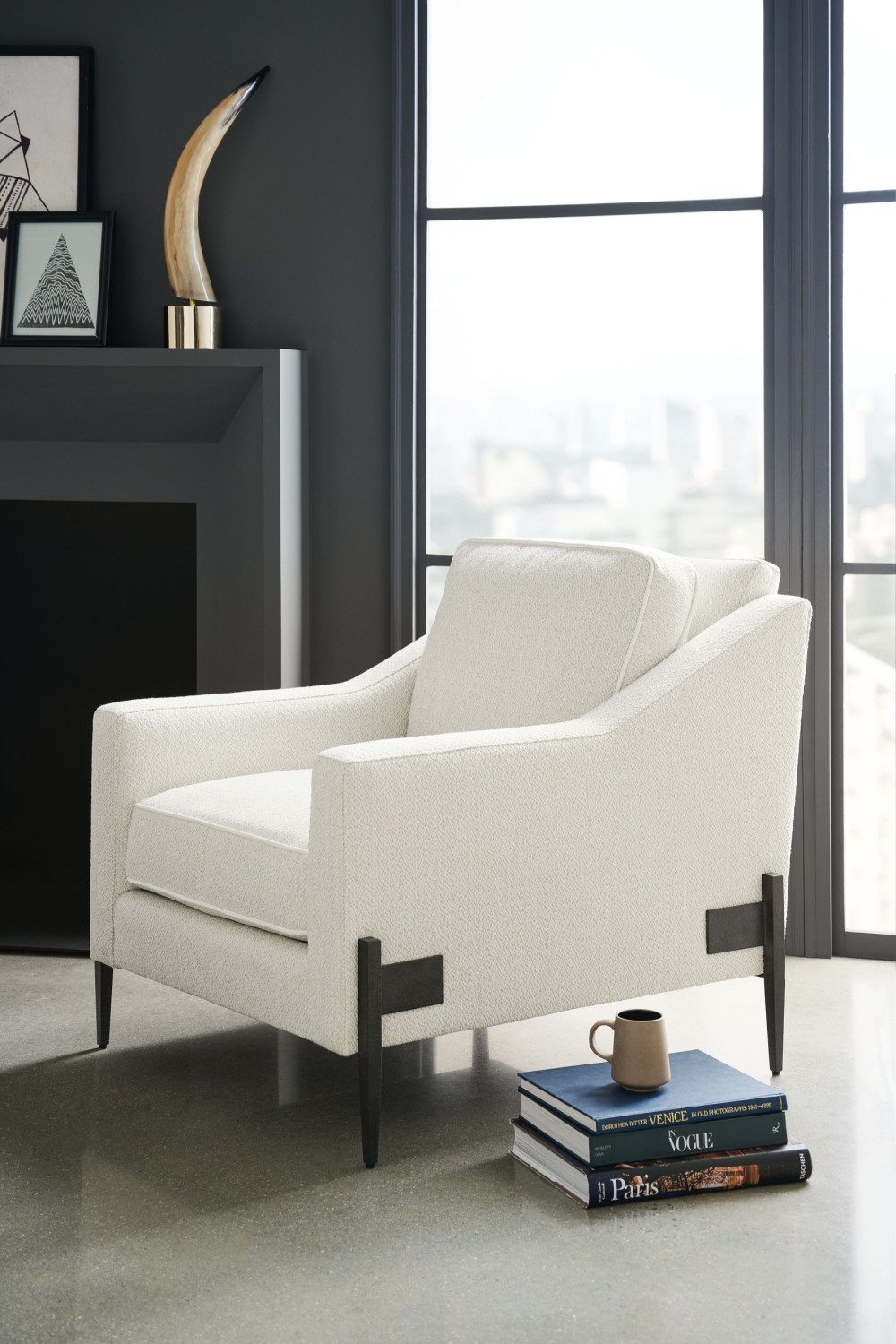   Modern Lounge Armchair | Oroa.com