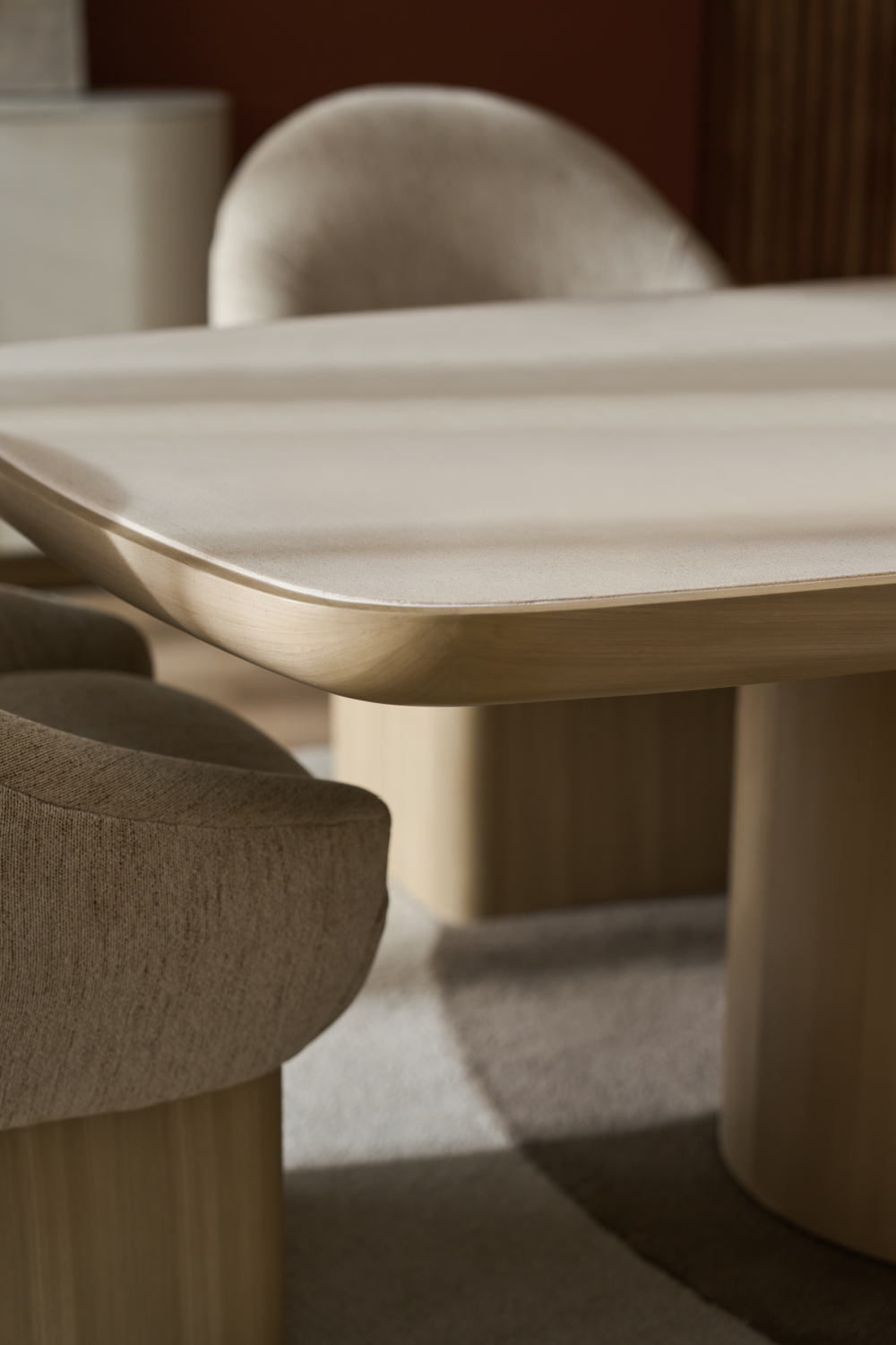   Upholstered Swivel Dining Chair | Oroa.com