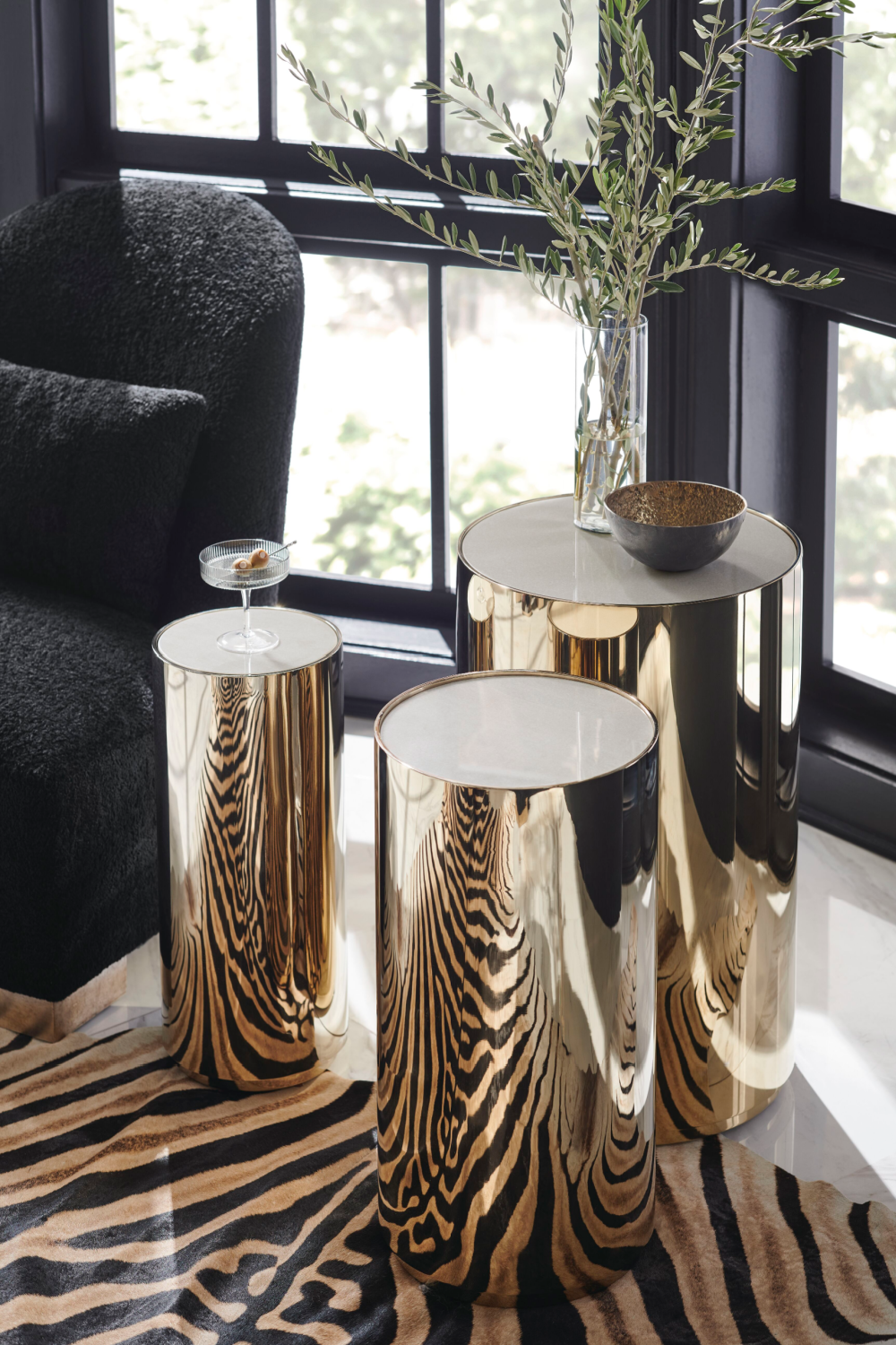  Cylindrical Metallic Side Table | Oroa.com
