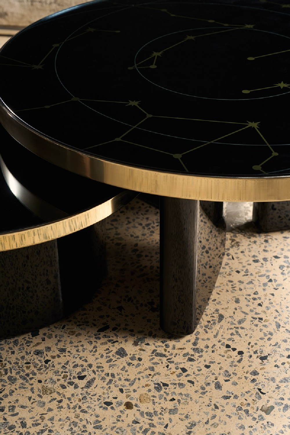   Black Round Coffee Table | Oroa.com