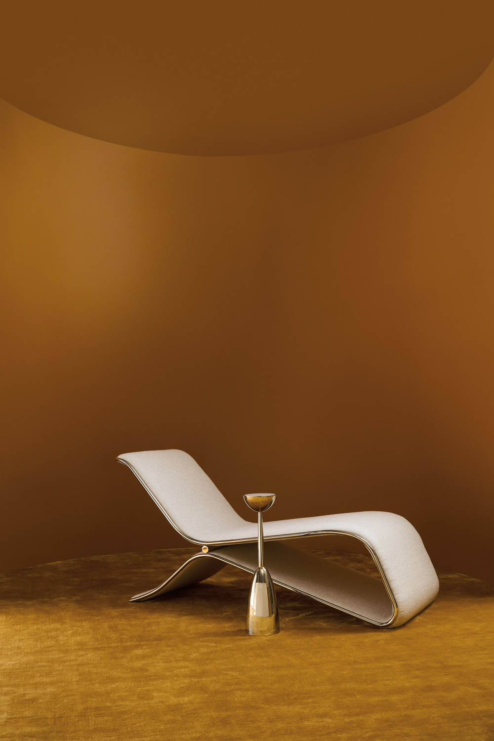   Modern Sculptural Chaise | Oroa.com