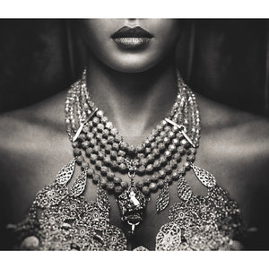   Monochrome Woman Neckline Photographic Art | Oroa.com