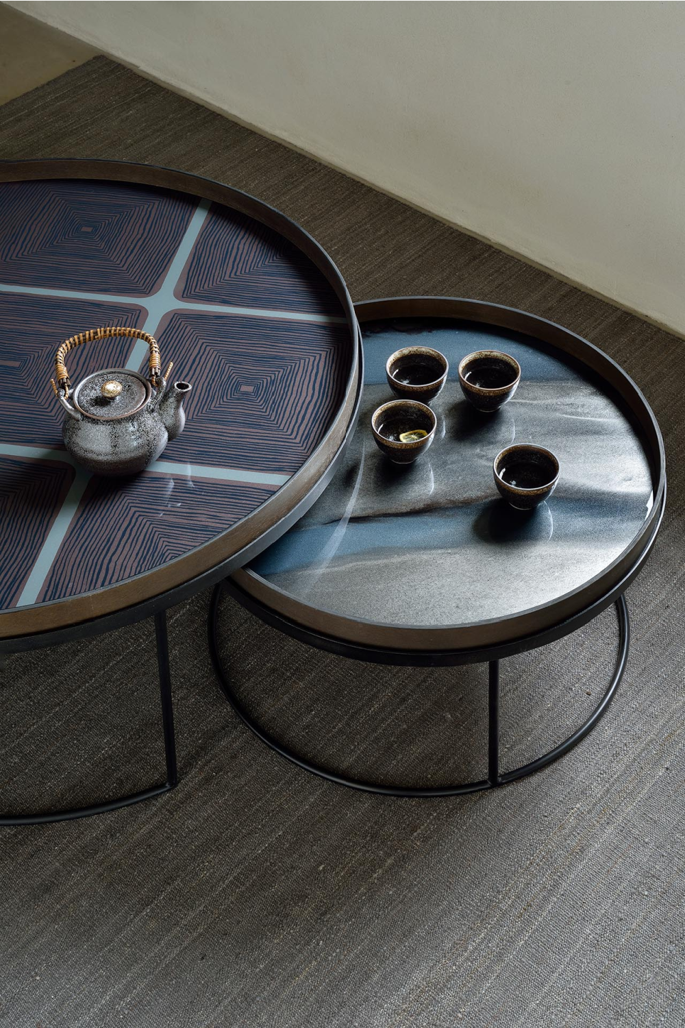   Hand-painted Glass Round Tray | Oroa.com