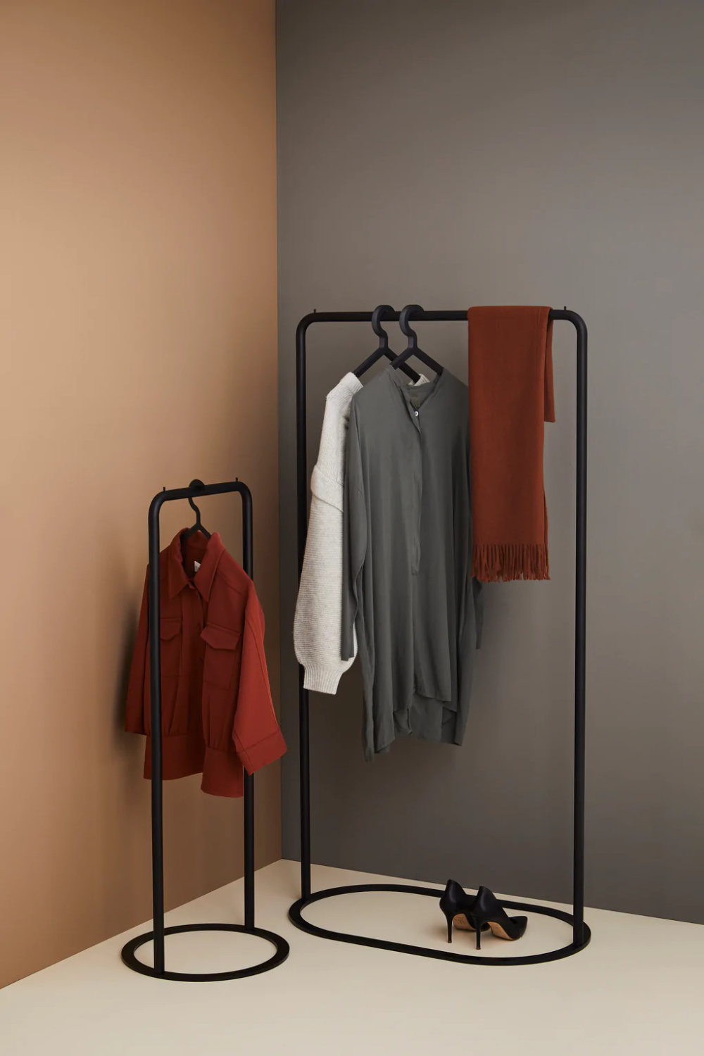   Black Metal Clothing Rack | Oroa.com