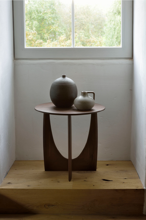   Modern Varnished Side Table | Oroa.com