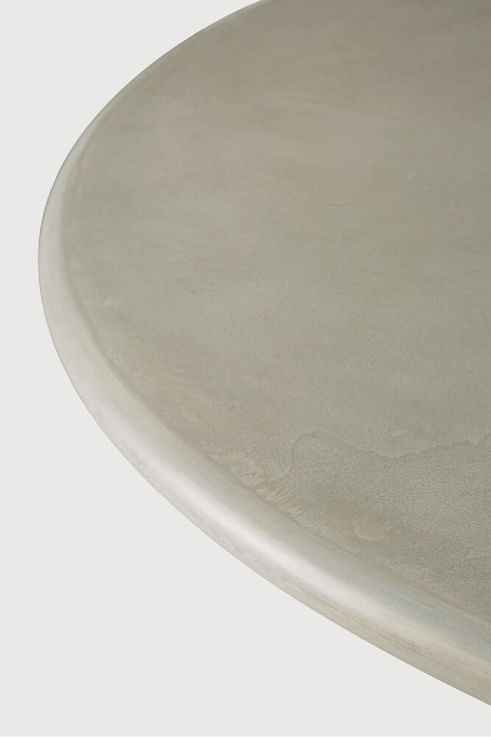   Round Concrete Outdoor Dining Table | Oroa.com